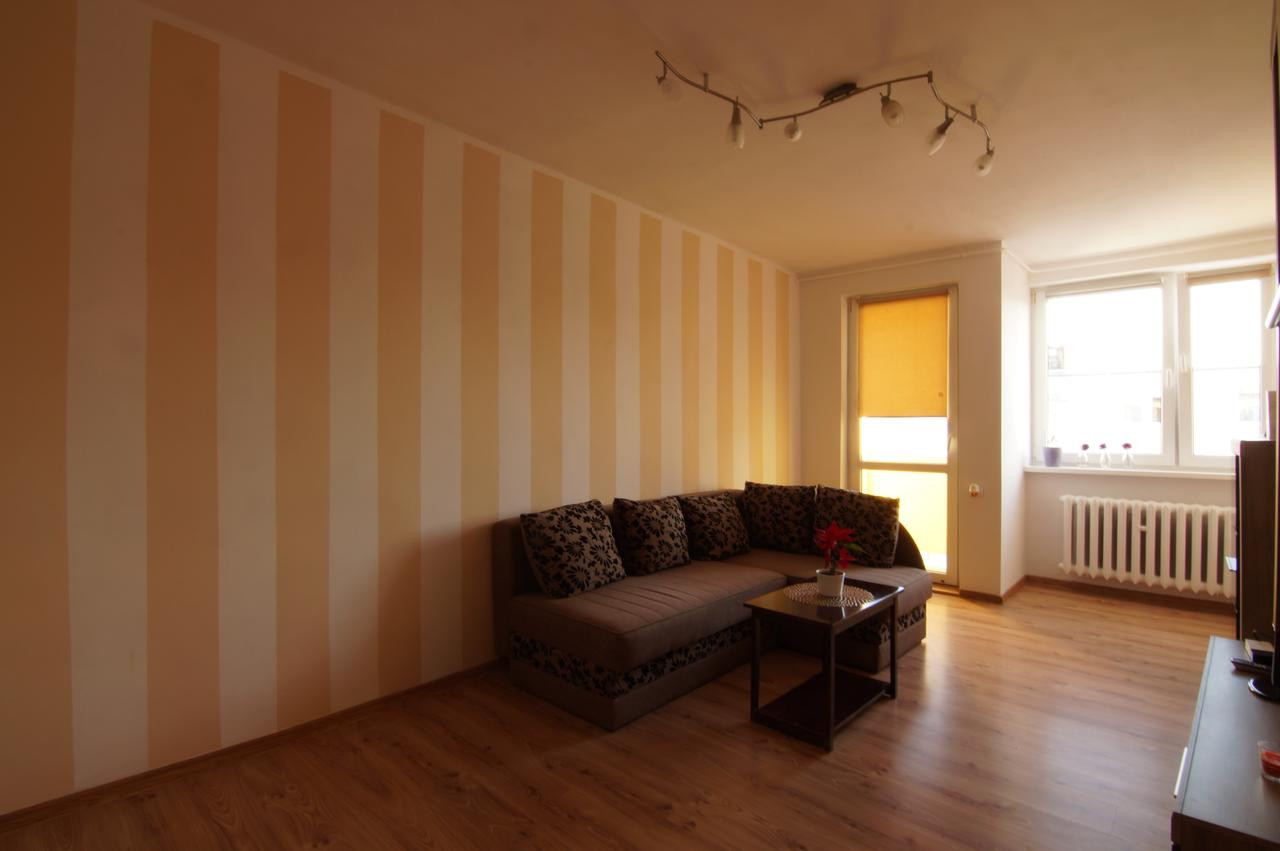 a hardwood flooring of apartament z widokiem na zamek malbork poland booking com in 123105237
