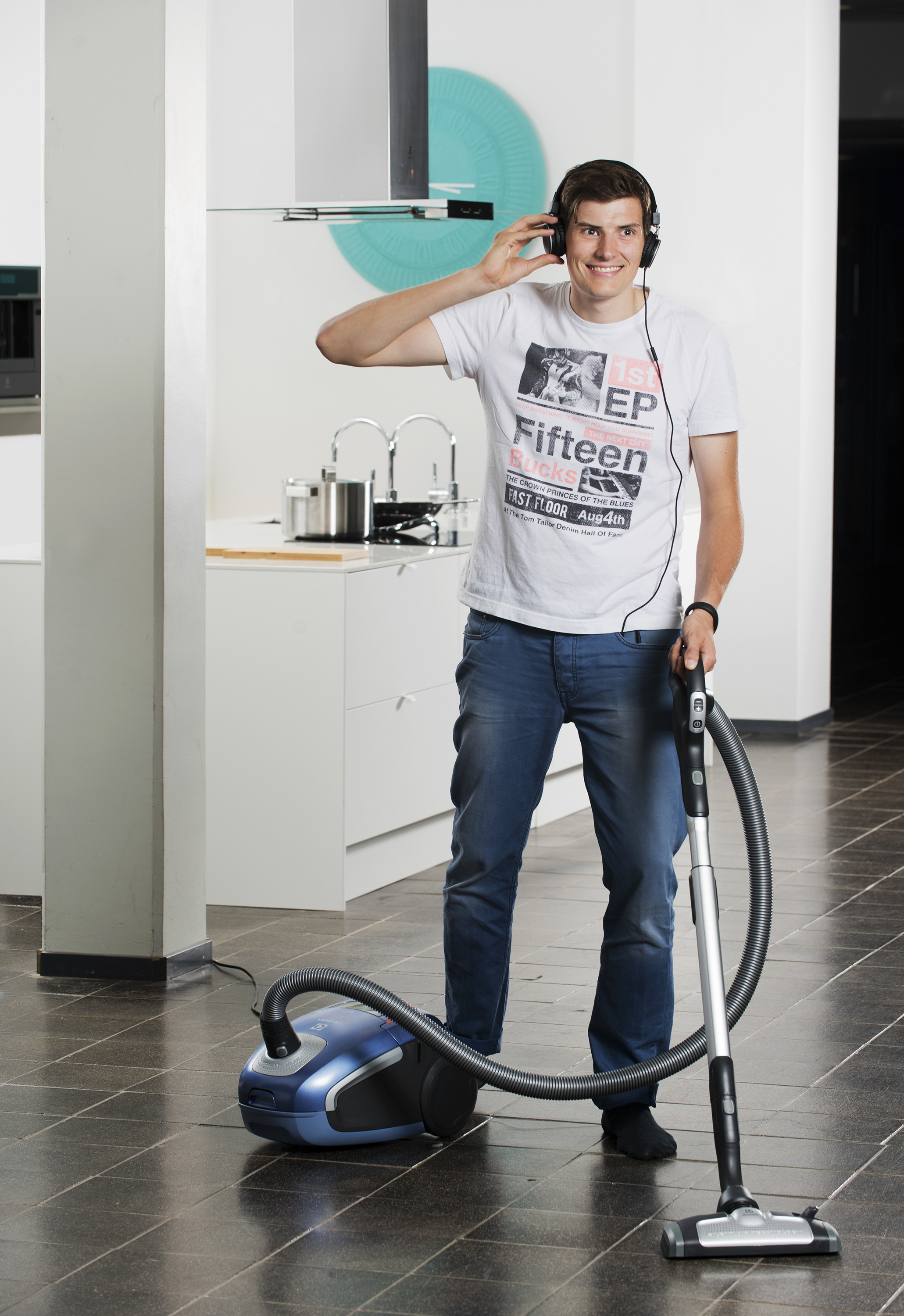 16 Recommended Best Vacuums for Hardwood Floors 2016 2024 free download best vacuums for hardwood floors 2016 of global cleaning habits exposed in electrolux vacuuming survey regarding electrolux global vacuuming survey 2013 music