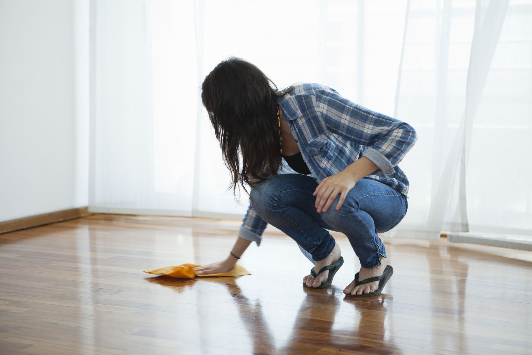17 Nice Hardwood Floor Cleaning with White Vinegar 2024 free download hardwood floor cleaning with white vinegar of all about vinegar for green cleaning within gettyimages 149285782 59b954c7519de200110b7cc3