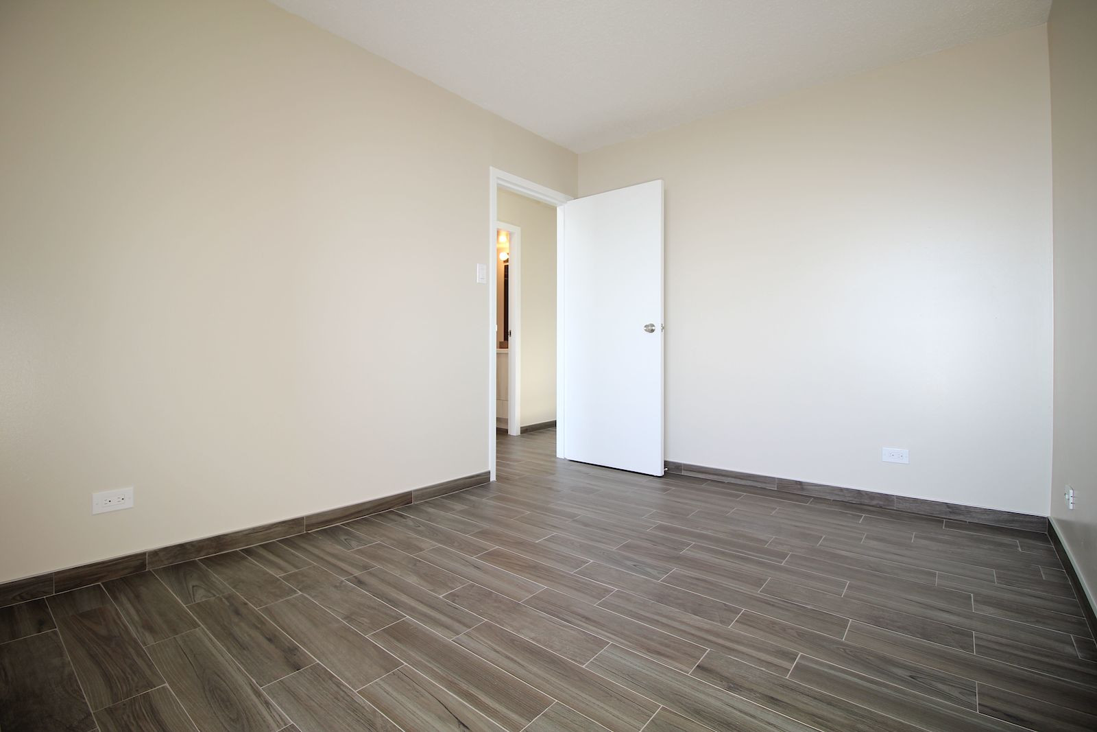 11 Awesome Hardwood Flooring Prices Calgary 2024 free download hardwood flooring prices calgary of calgary apartment for rent downtown heart of downtown this clean within completely renovated 2 bedroom stunning apartment