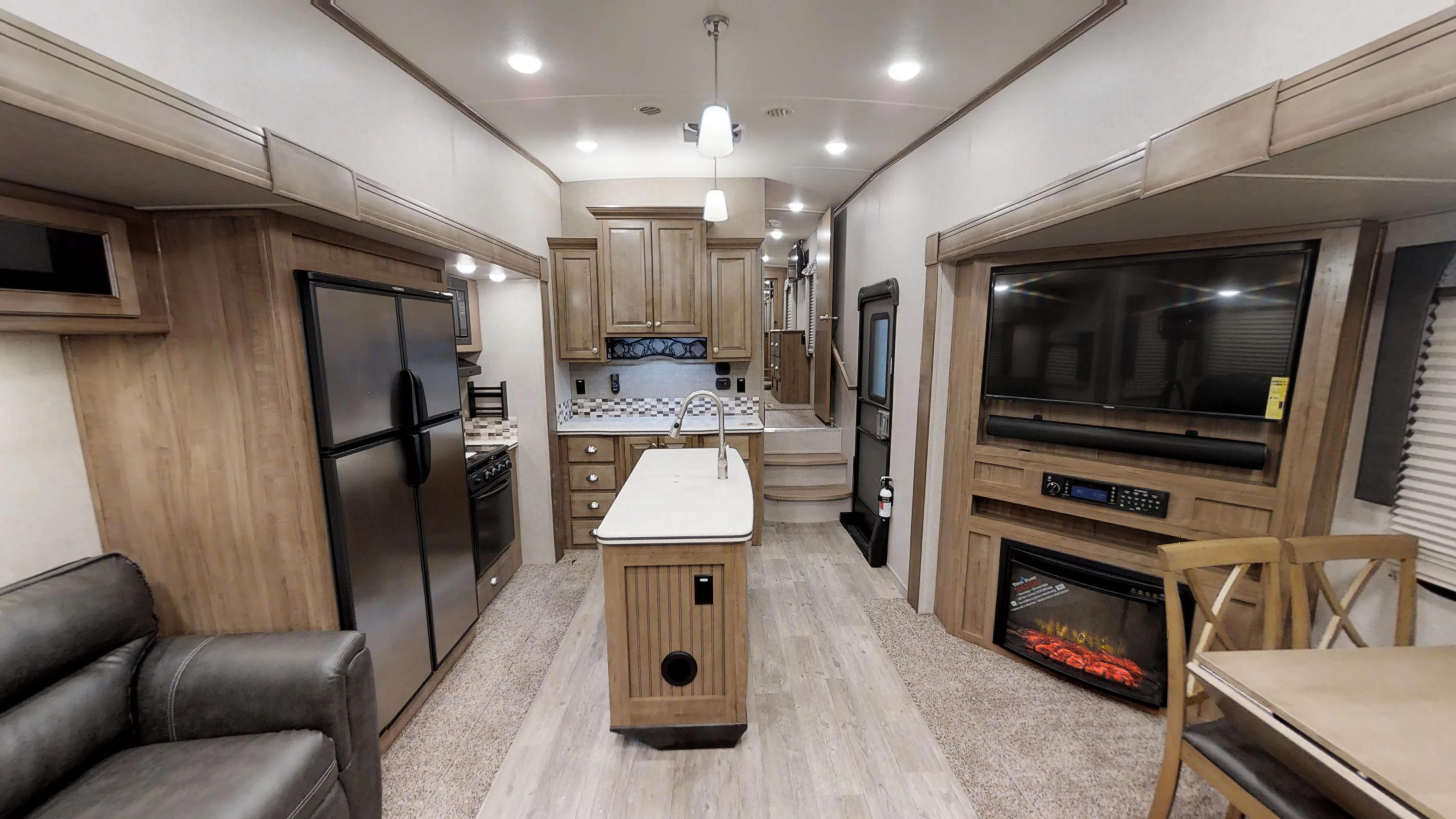 totta hardwood flooring kansas city mo of rockwood signature ultra lite fifth wheels travel trailers by for 8299bs